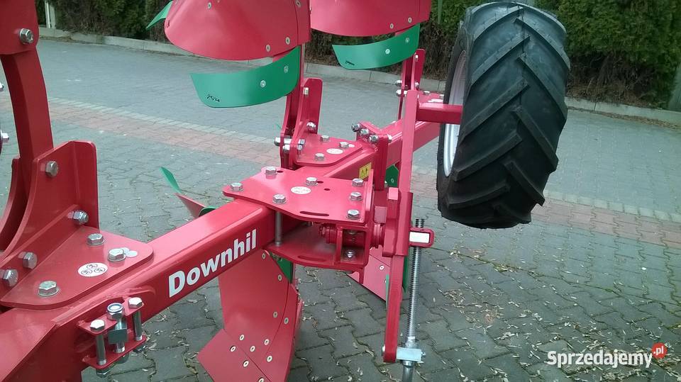 Pług oborotowy DOWNHIL producent SUKOV Kutno