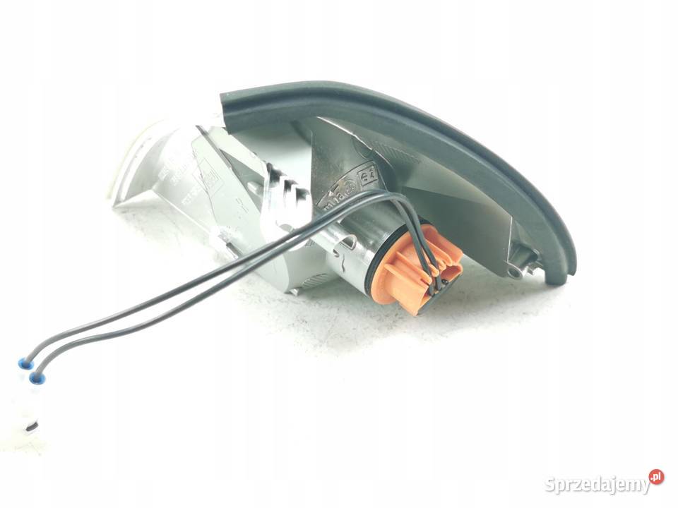 KIERUNKOWSKAZ PRAWY PRZÓD SUBARU JUSTY II 2003 sprzedam