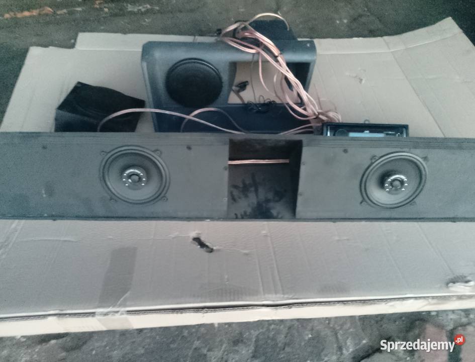 Fiat 126p półka tył z głośnikami plus radio Drożki