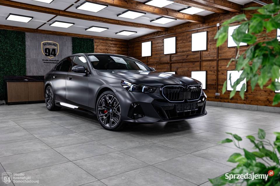 auto do ślubu BMW G60 2025 r matowy kolor Sieradz