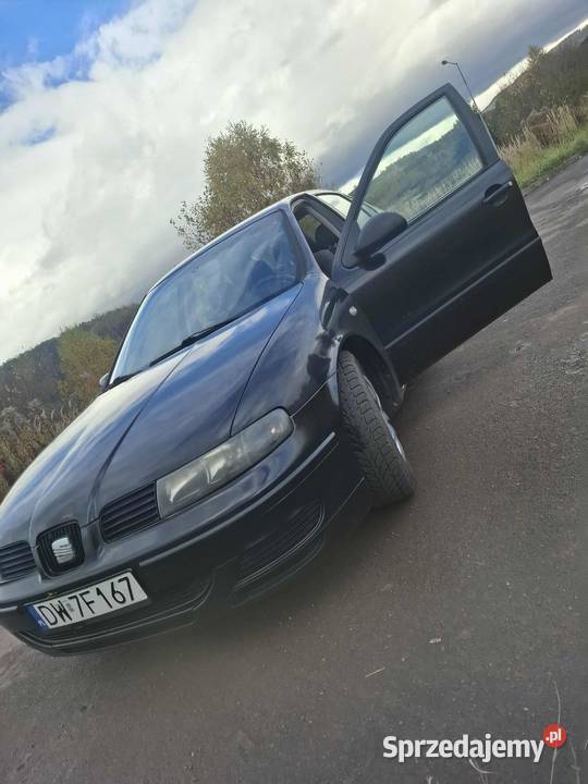 Samochód osobowy Seat Leon 2002r Kłodzko