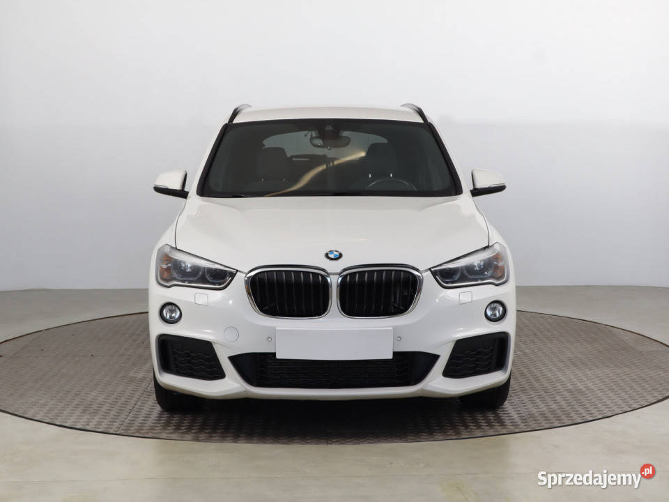BMW X1 xDrive20i isofix