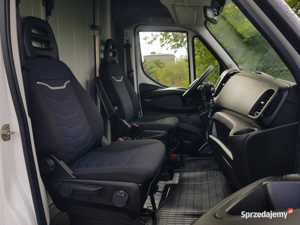 Iveco Daily KONTENER NISKOPODŁOGOWY 443x223x242 136KM Poręba