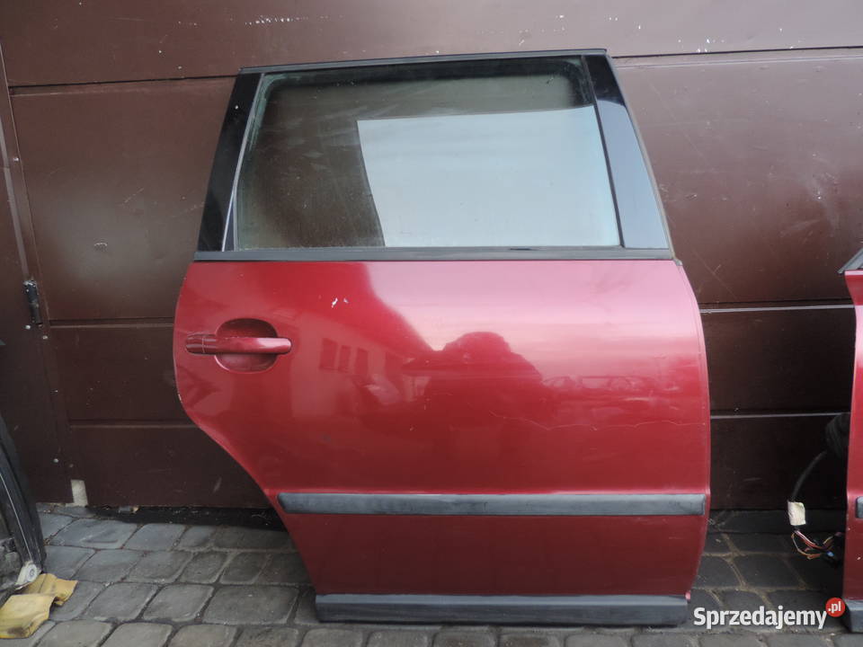 VW PASSAT B5 KOMBI DRZWI PRAWY TYŁ LB3Y Nowy Sącz