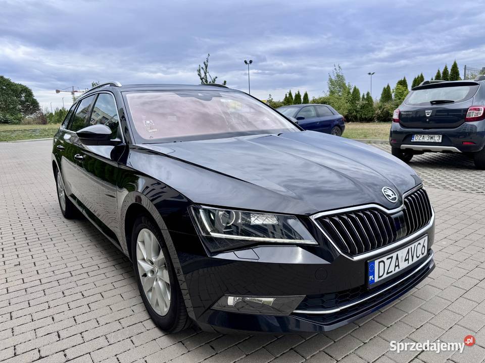 Skoda Superb 2.0 tdi DSG kamera navi Led
