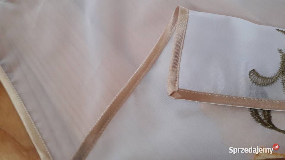 Biały woal żółte haftowane kwiaty zazdrostka 50