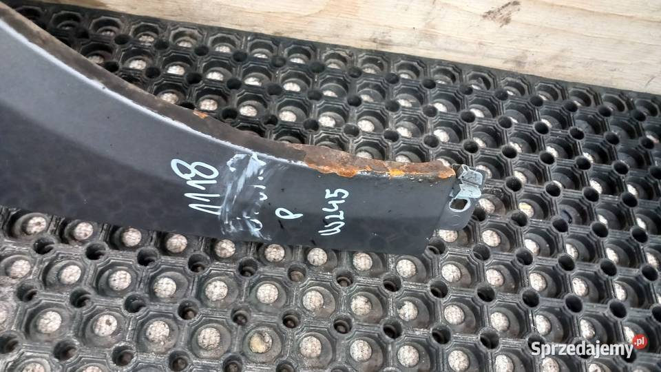 MERCEDES W245 BŁOTNIK PRZÓD PRAWY 391 osobowe Zbierkowo