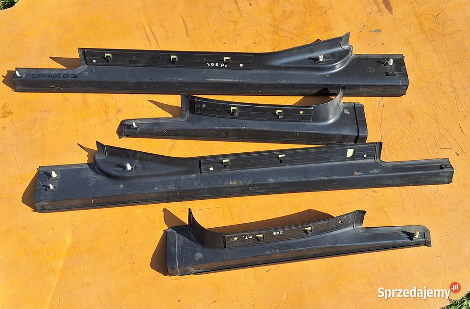 MERCEDES W203 LISTWA PROGOWA LEWA A2036800735 Radom sprzedam