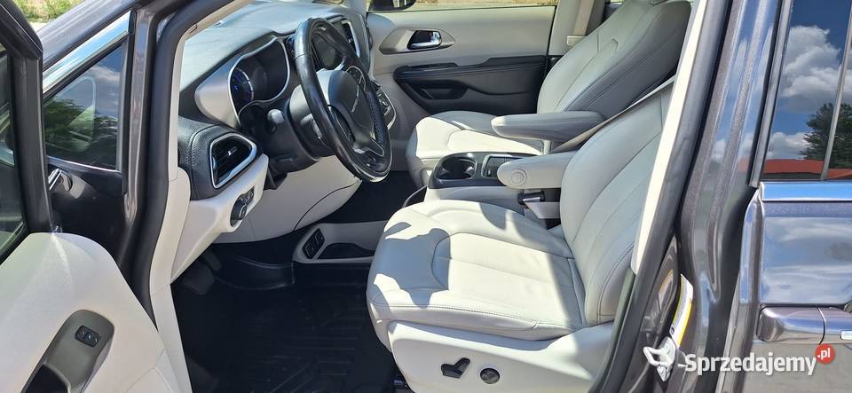 Chrysler Pacifica hybryd Plugin 2021 zar w Radzymin