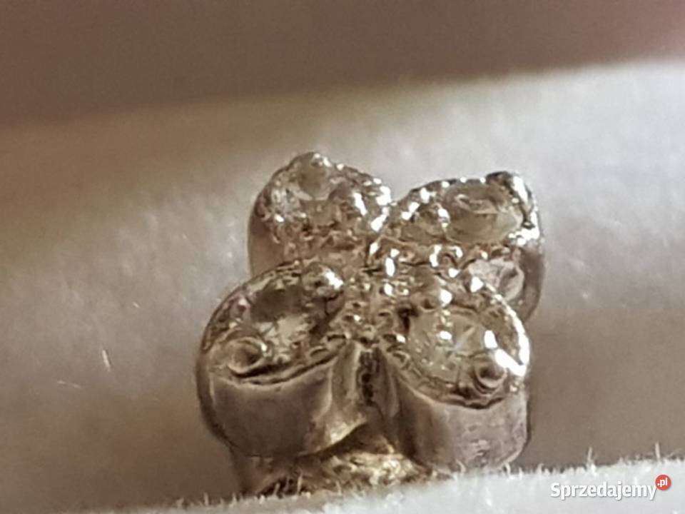 srebrny kolczyk kwiatek kwiatuszek biżuteria Kielce