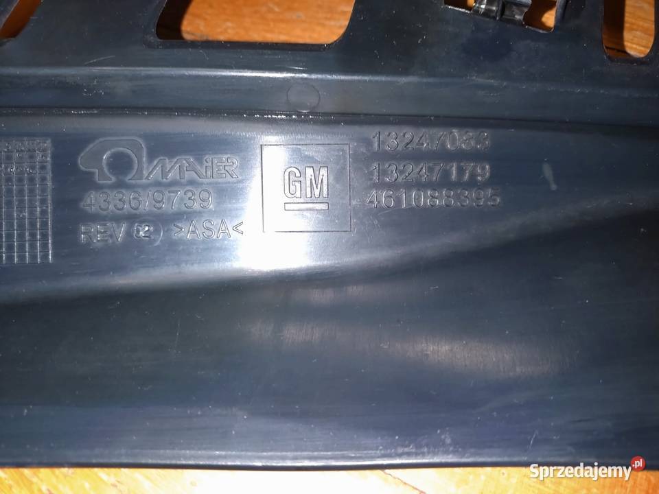 Opel Astra GTC grill osobowe Poznań sprzedam