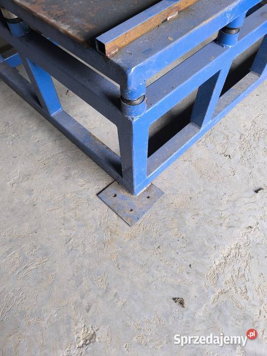 Stół wibracyjny do słupów sadowniczych