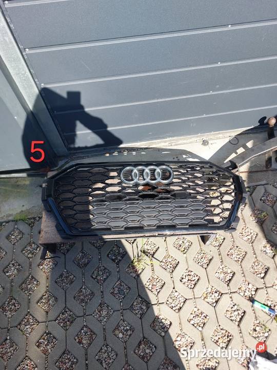 Audi Q3 SLine 83A Czarny grill atrapa 83F853651A sprzedam