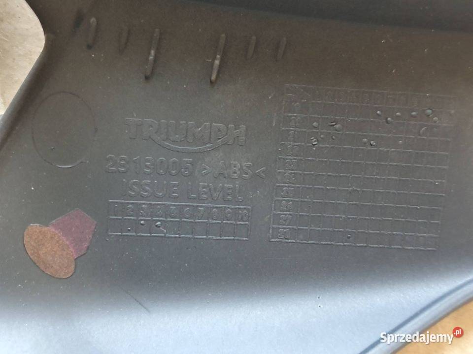 OWIEWKA TRIUMPH STREET TRIPLE 765 RS PRAWA TYŁ Lipno