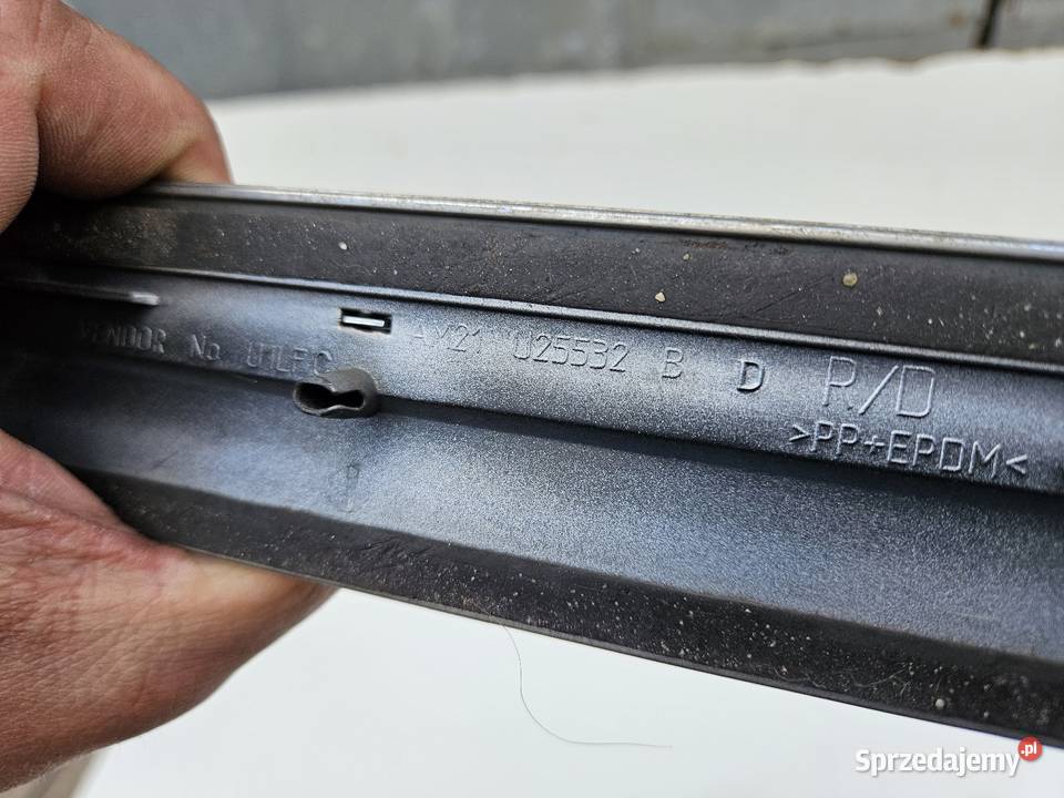 FORD GALAXY MK2 LIFT LISTWA DRZWI PRAWY TYŁ Listwy i nakładki wielkopolskie Międzychód