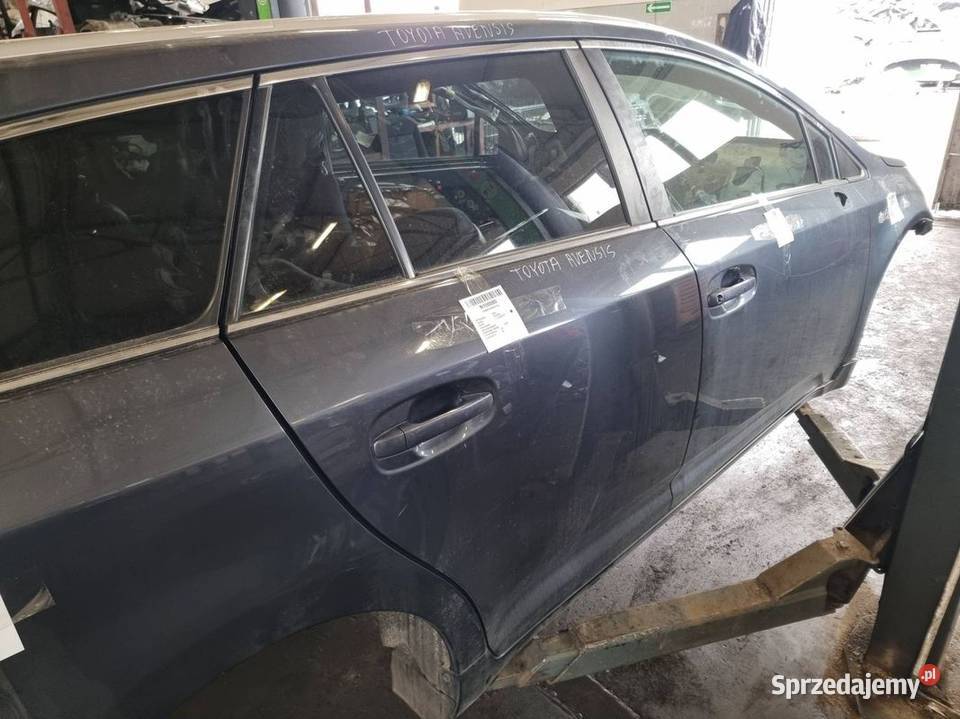 DRZWI PRAWE TYŁ TOYOTA AVENSIS T27 8U5 Lipno