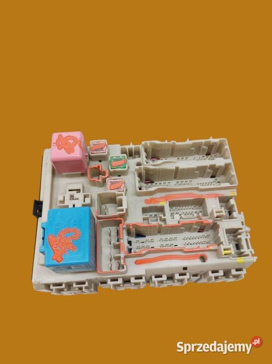 SKRZYNKA BEZPIECZNIKÓW 8273005140C 154111C02 20 sprzedam