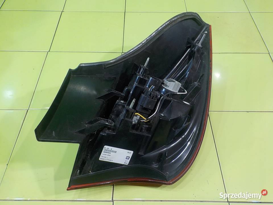 OPEL ASTRA J GTC 14T 16r 3D lampa lewa tyl Suków