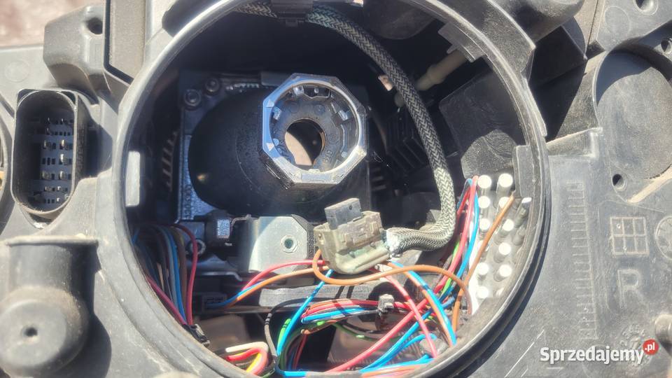 SKODA OCTAVIA III XENON PRAWA LAMPA PRZÓD