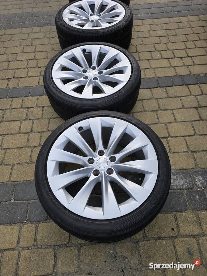 Komplet kół do samochodu elektrycznego Tesla Nieporęt