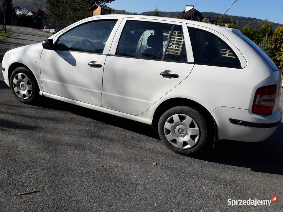 Samochód Skoda Fabia 2006r Combi biała Białka