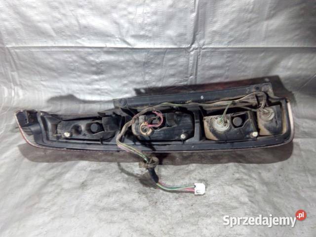 LAMPA PRAWA TYLNA TYŁ NISSAN XTRAIL T30 EUROPA wielkopolskie