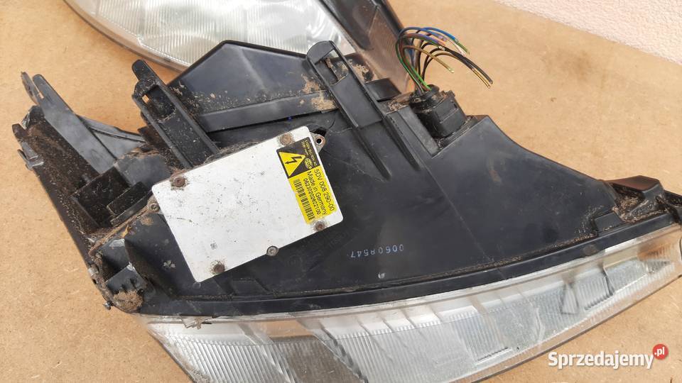 lampa przednia lewa Ford Focus mk1 xenon ksenon Dębno
