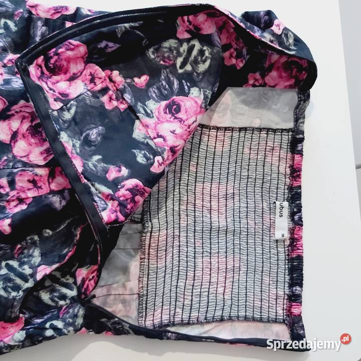 S Śliczna ołówkowa sukienka kwiaty nowa Spódnice i sukienki Braniewo