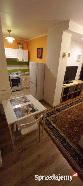 Wynajmę dwa pokoje warszawa Chodecka 14