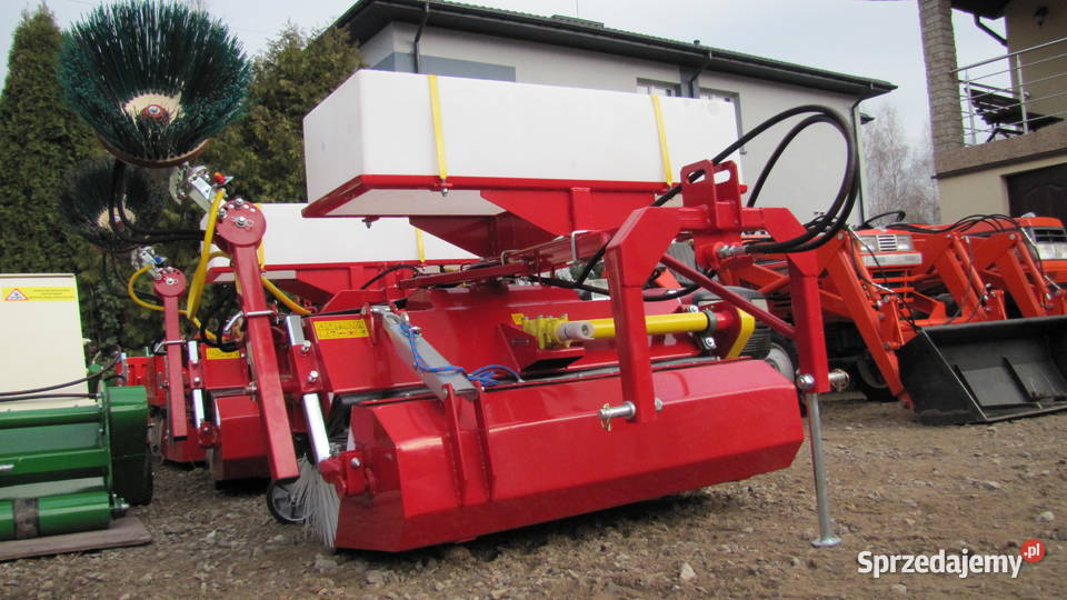 Zamiatarka walcowa z koszem 6001500 Kubota mazowieckie