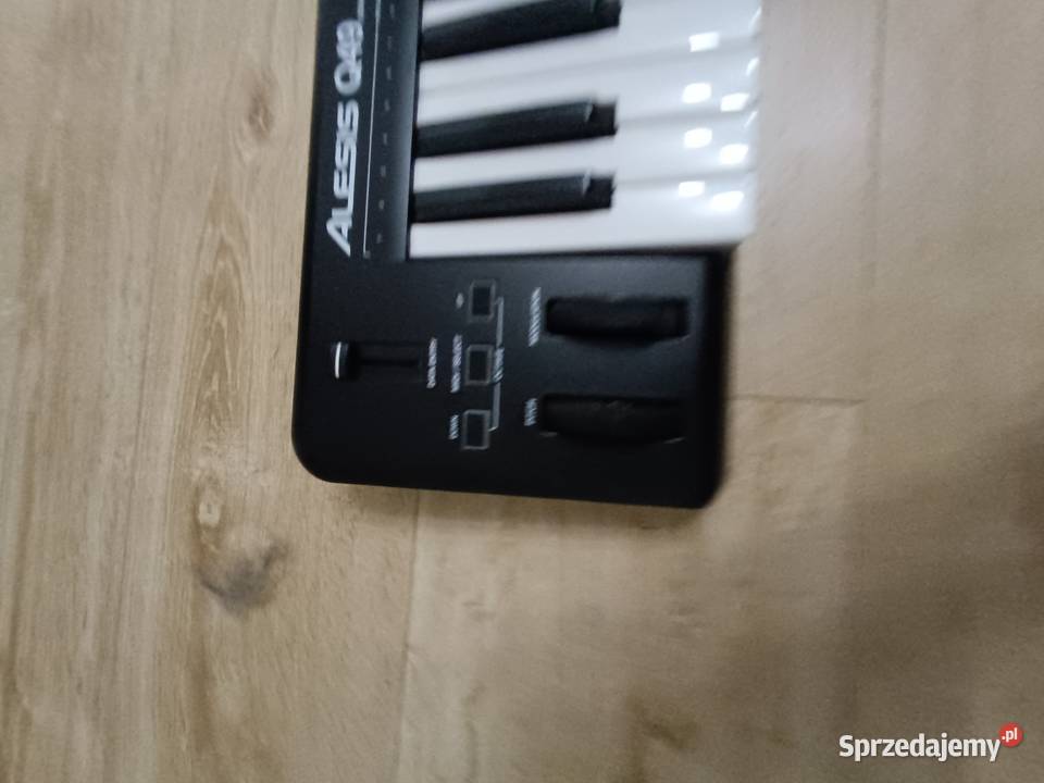 Keyboard Alesis q49
