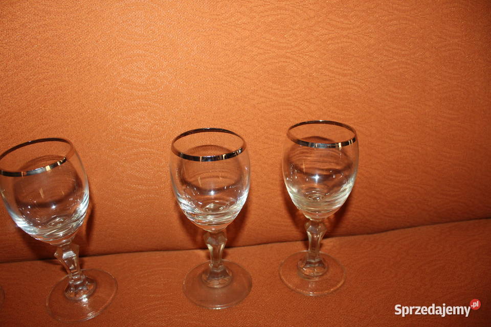 Kieliszki na nóżkach 4 sztuki PRL Stan śląskie Chorzów