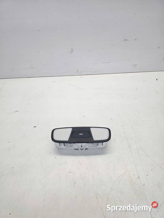 LAMPKA PODSUFITKI AUDI Q3 8U 8U0947111 6 Oświetlenie kabiny Przystajń