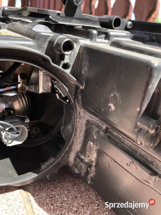 AUDI A8 D4 4H LAMPA PRAWA XENON SKRĘTNA Kozy