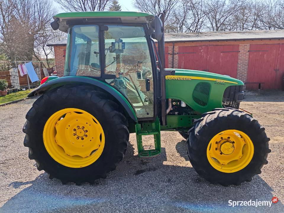 Ciągnik John Deere 5620