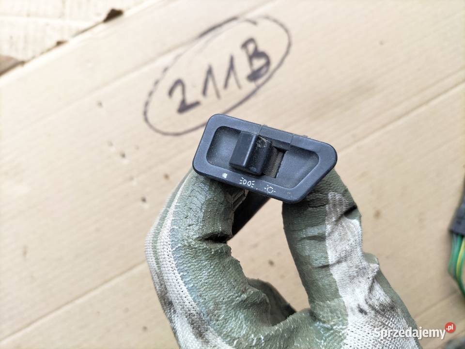 WŁĄCZNIK ŚWIATEŁ SKUTER 6 PIN Kamień-Kolonia