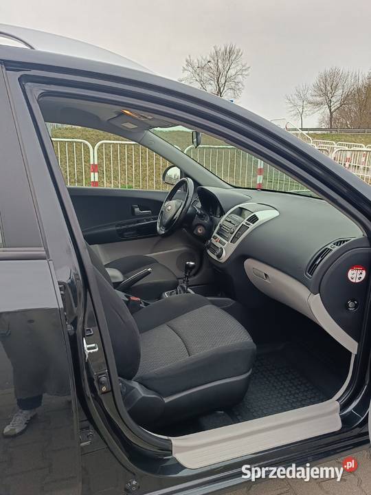 Kia Ceed 16 CVVT EX Rok produkcji 2009 Gębice sprzedam