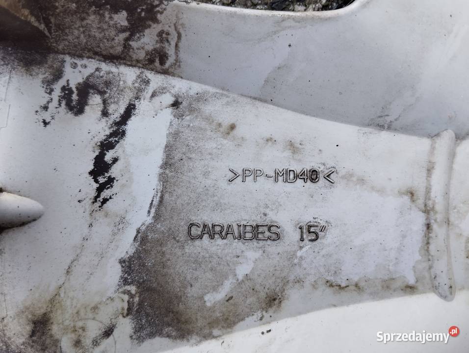 Kołpak Renault 15 8200447464E grafit Caraibes Kamieniec