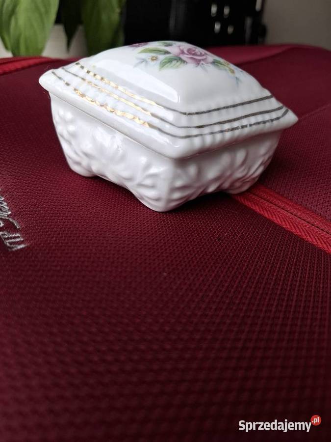 Porcelanowe puzderko szkatułka z różą vintage małopolskie