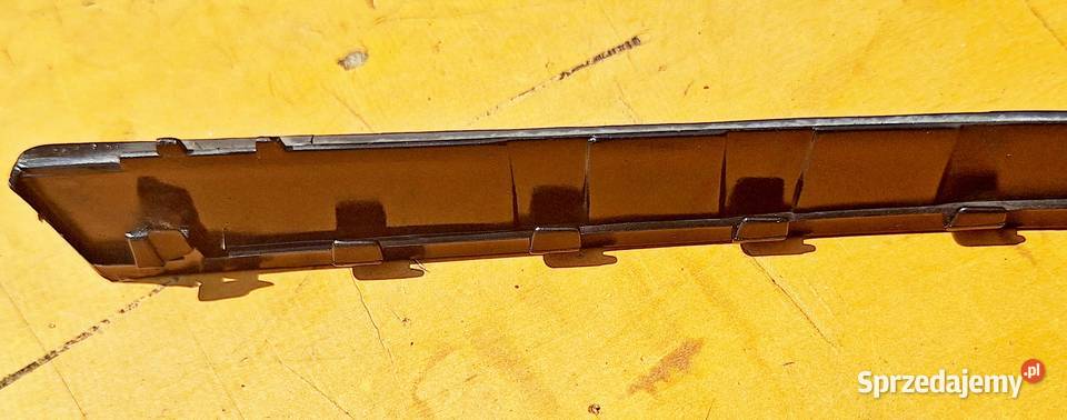 MERCEDES W124 RAMKA OBUDOWY LUSTERKA