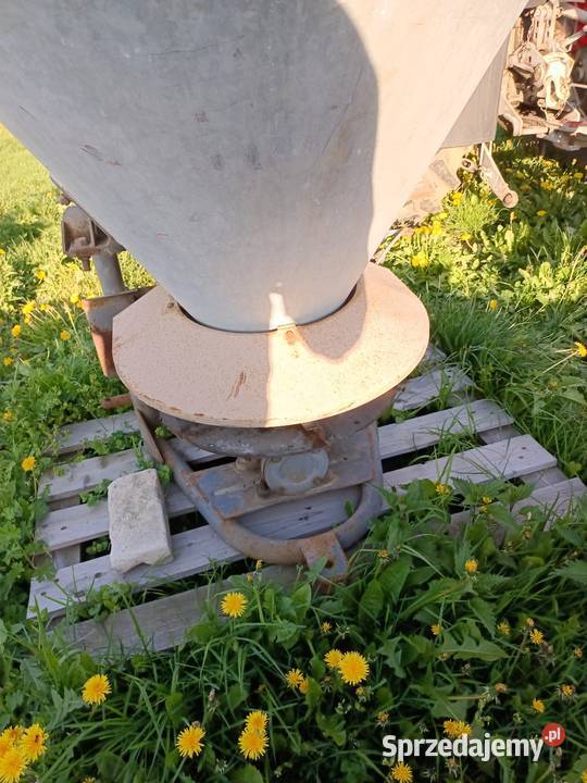 Sprzedam rozsiewacz lejowy Agromasz