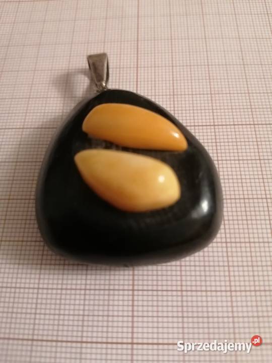 Wisior bursztyn czarny dąb Białystok