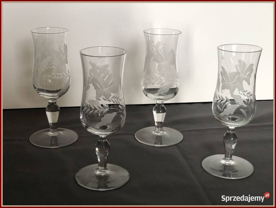 Sprzedam kieliszki szklane PRL 4 sztuki Sztuka współczesna Staroźreby