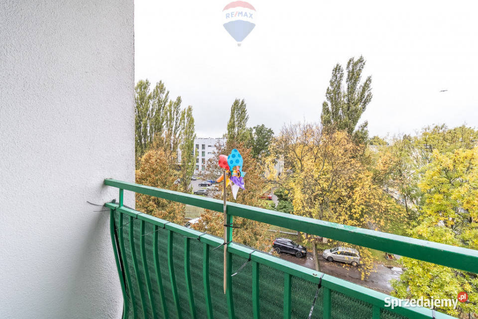 2 pokoje z loggią Dąbrowa centrum Łodzi Rok budowy 1970 Łódź