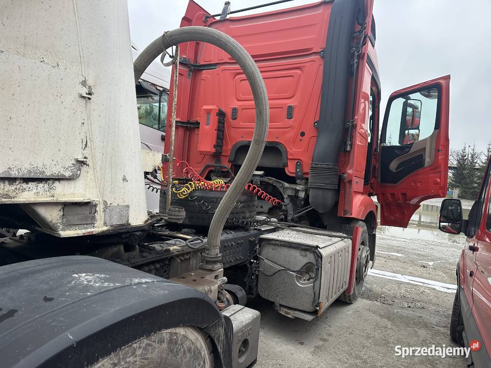 Mercedes Actros ciągnik siodłowy