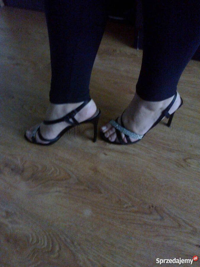 Szpileczki na obcasie z błyszczącymi Inna marka Iława