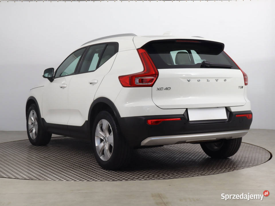 Volvo XC40 T5 AWD asystent pasa ruchu dolnośląskie Bielany Wrocławskie