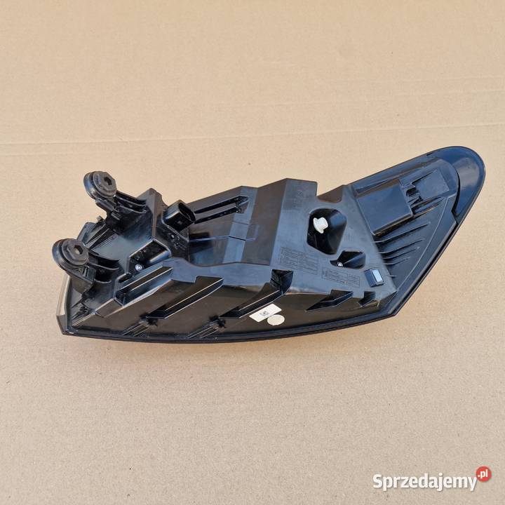 VW ID4 ID4 LAMPA TYLNA LEWA IDEALNA 11A945095 Bieleń