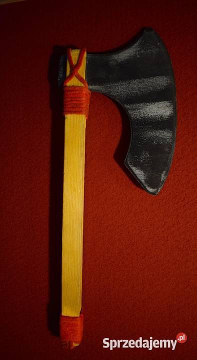 Dwa duże toporki drewniane używane