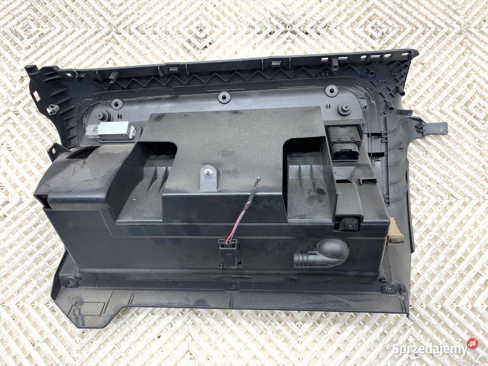 SCHOWEK PASAŻERA VW GOLF V Hatchback 0310 PÓŁKA